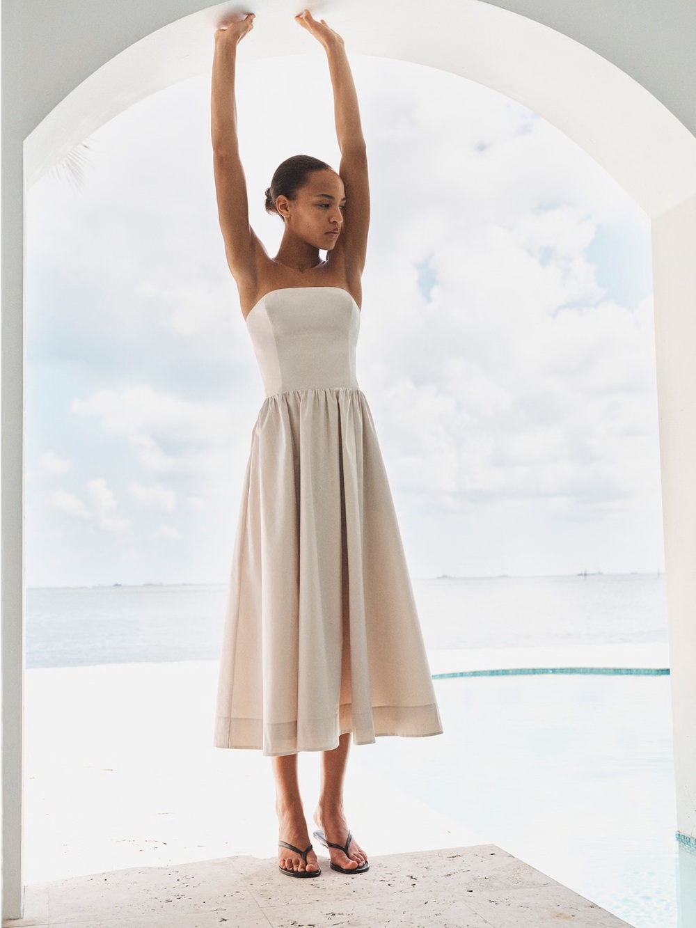 Aritzia Tillow Poplin Dress Size 4 NWT